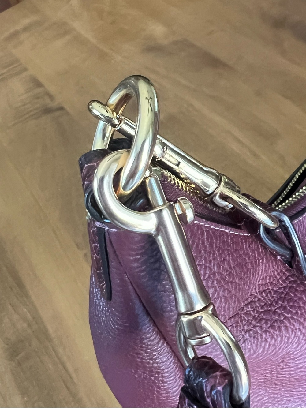 EUC Coach Jules Hobo Bag, Pebbled Leather in Burgundy/Maroon/Wine. - Picture 5 of 12